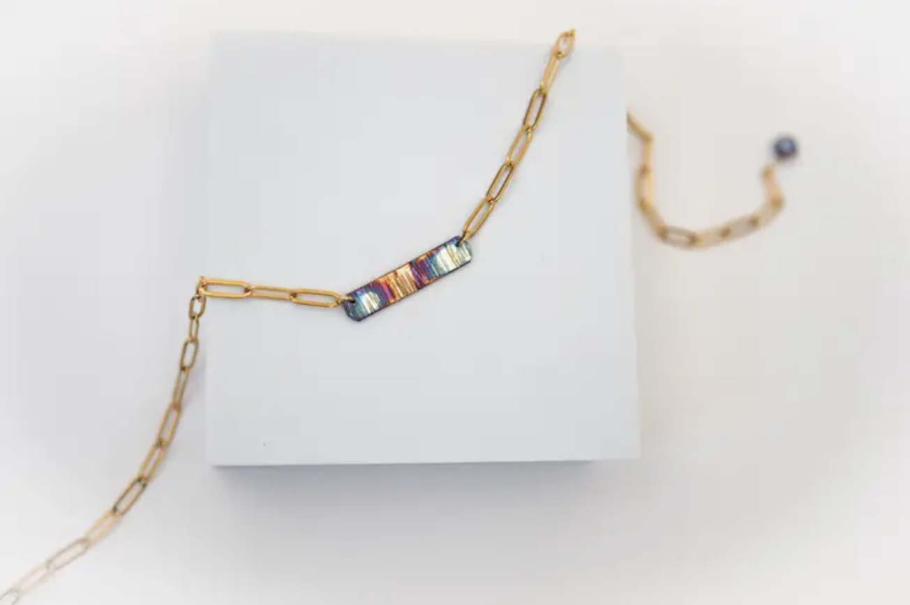Mend on the Move Refined Through Fire Bar Necklace