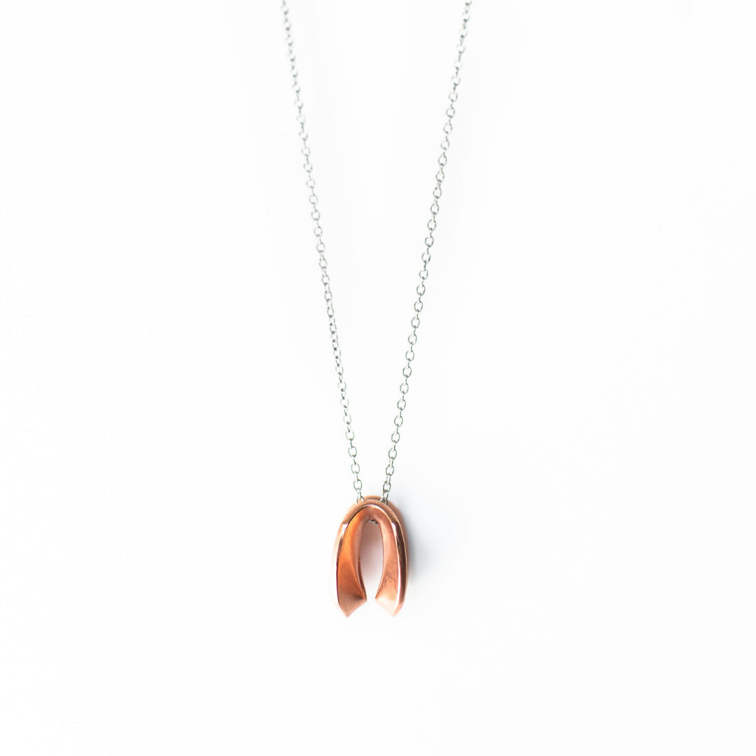 White Smoke Mend On The Move Bloom Necklace